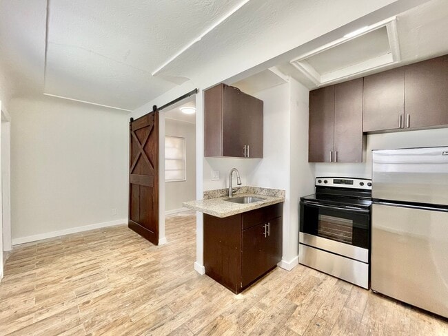 4800 NW 18th Ave in Miami, FL - Building Photo - Building Photo