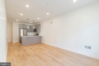 2412 Master St in Philadelphia, PA - Building Photo - Building Photo
