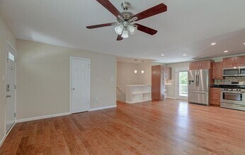 6510 Carriage Dr in Alexandria, VA - Building Photo - Building Photo