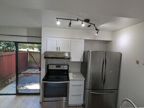 38627 Cherry Ln in Fremont, CA - Building Photo - Building Photo