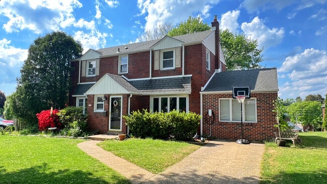 1643 Mount Pleasant Rd in Havertown, PA - Building Photo - Building Photo