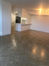 701 Brickell Key Blvd, Unit 1711 in Miami, FL - Building Photo - Building Photo