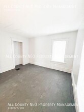 911 Fulton Rd NW in Canton, OH - Building Photo - Building Photo