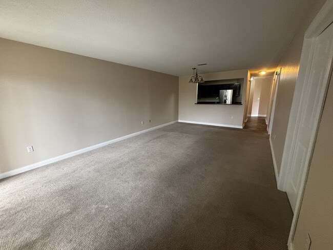 542 Pewaukee Rd in Pewaukee, WI - Building Photo - Building Photo