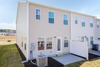 78 Florida St in Lillington, NC - Building Photo - Building Photo