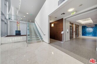 13700 Marina Pointe Dr in Marina Del Rey, CA - Foto de edificio - Building Photo