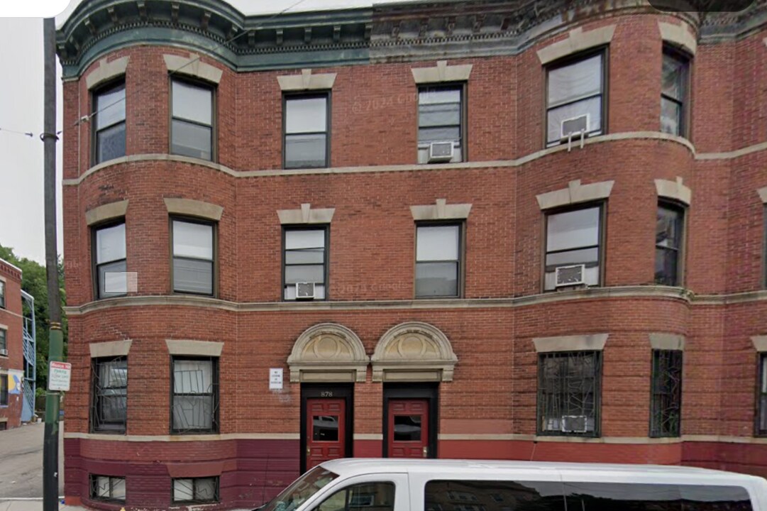 880 Huntington Ave, Unit 2 in Boston, MA - Foto de edificio