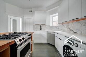 3307 W Crystal St in Chicago, IL - Foto de edificio - Building Photo