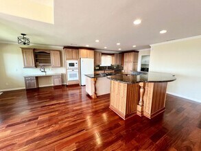 6082 Madra Ave in San Diego, CA - Building Photo - Building Photo