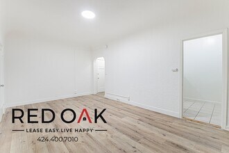 739 Normandie Ave in Los Angeles, CA - Building Photo - Building Photo