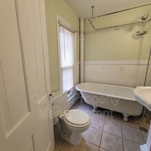 221 Hollister Ave SE in Grand Rapids, MI - Building Photo - Building Photo