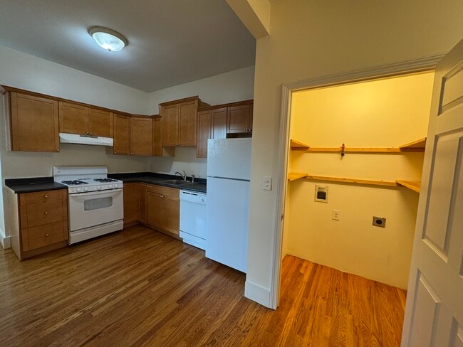 43 Florence St, Unit #3 in Somerville, MA - Building Photo - Building Photo