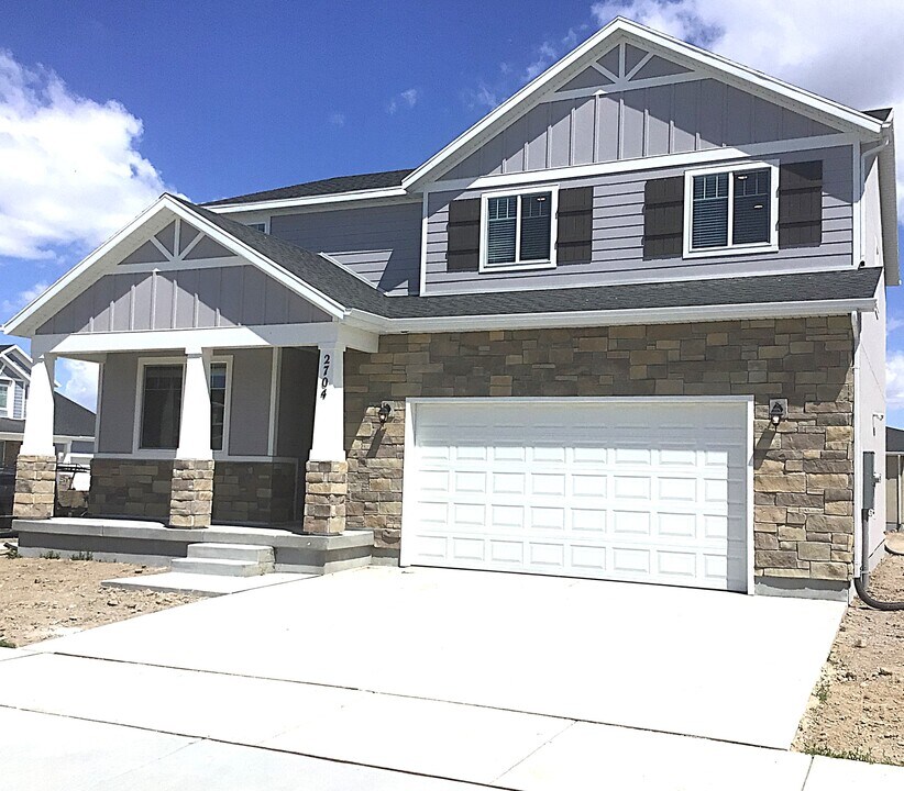 2704 W 3340 S in Syracuse, UT - Building Photo
