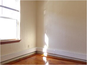 95 Bragdon St, Unit 2 in Boston, MA - Foto de edificio - Building Photo