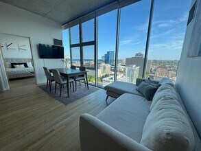 1720 S Michigan Ave, Unit 2409 in Chicago, IL - Building Photo - Building Photo