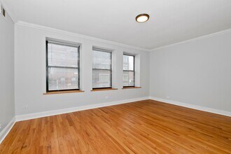 7209 S Yates Blvd in Chicago, IL - Building Photo - Building Photo