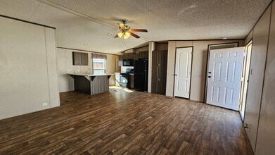 1409 N French St in Casa Grande, AZ - Building Photo - Building Photo