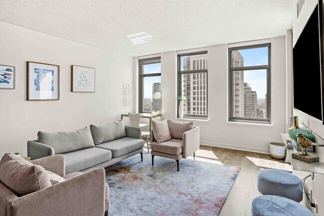 property at 645 W Kinzie St