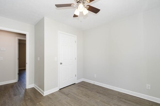 218 S 11th St in Murray, KY - Building Photo - Building Photo