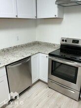 1055 N Capitol Ave in San Jose, CA - Building Photo - Building Photo