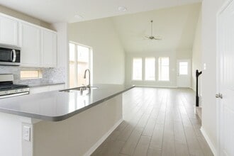 5018 Brewcastle Ln in Park Row, TX - Building Photo - Building Photo