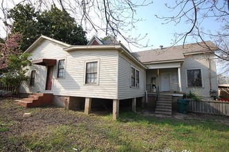 322 S Jackson St in Magnolia, AR - Foto de edificio - Building Photo