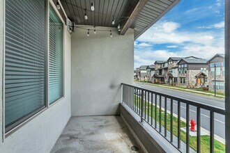 10482 S Beetdigger Blvd in Sandy, UT - Building Photo - Building Photo