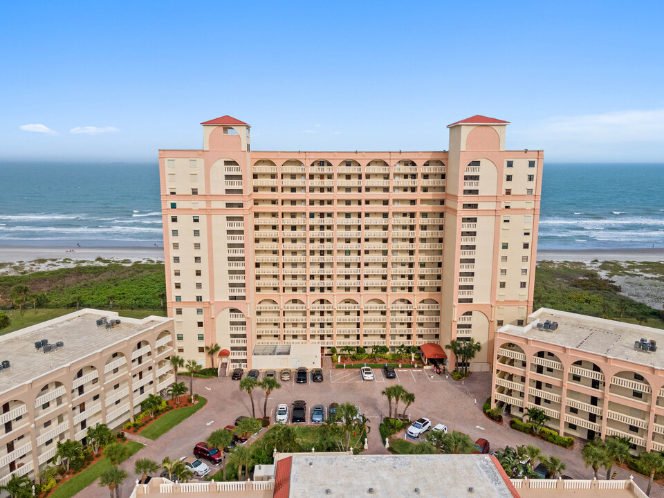 830 N Atlantic Ave, Unit Stonewood Towers in Cocoa Beach, FL - Building Photo