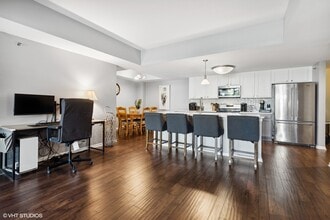 6400 N Northwest Hwy in Chicago, IL - Building Photo - Building Photo