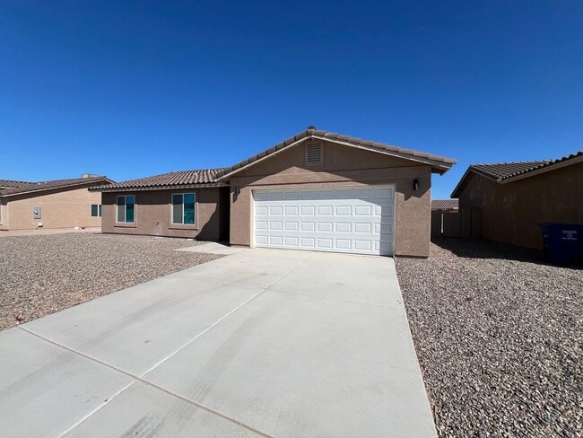 7302 E 45th St in Yuma, AZ - Building Photo - Building Photo