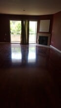 10960 Ashton Ave, Unit 401 in Los Angeles, CA - Building Photo - Building Photo
