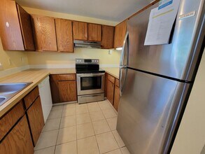 1037 E Moorhead Cir in Boulder, CO - Building Photo - Building Photo