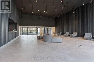 500 Wilson Ave in Toronto, ON - Building Photo - Building Photo