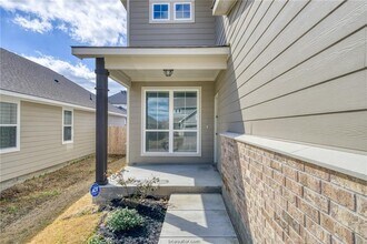 15302 Still Water Mdw Lp in College Station, TX - Foto de edificio - Building Photo