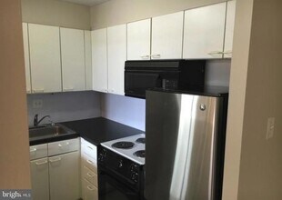 224-30-230 W Rittenhouse Square, Unit 514 in Philadelphia, PA - Building Photo - Building Photo