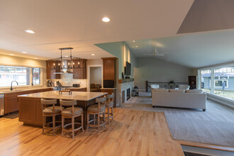 701 Riverview Dr in Thiensville, WI - Building Photo - Building Photo