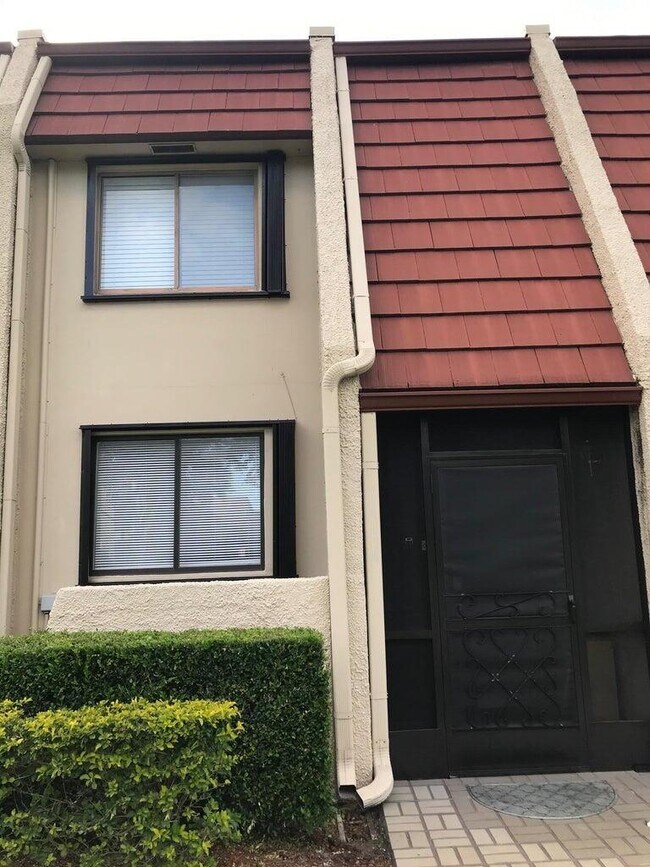 property at 4557 Luxemburg Ct