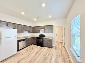 8923 Untreiner Ave in Pensacola, FL - Building Photo - Building Photo