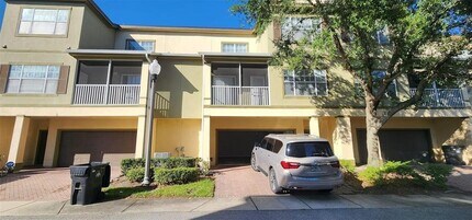 2316 Grand Central Pkwy in Orlando, FL - Building Photo - Building Photo