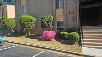 2388 Lawrenceville Hwy in Decatur, GA - Building Photo