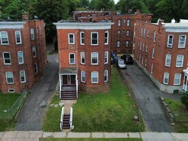 43 York St in Hartford, CT - Building Photo