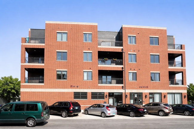 property at 3203 N Ridgeway Ave