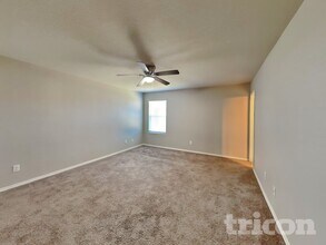 8525 Amistad Cove in Converse, TX - Foto de edificio - Building Photo