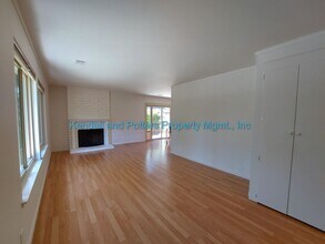 1121 Sutherland Ln in Capitola, CA - Building Photo - Building Photo