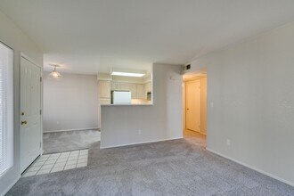 5211 Caspian Springs Dr in Las Vegas, NV - Building Photo - Building Photo