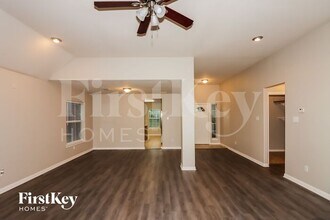 3922 Cary Creek Dr in Baytown, TX - Building Photo - Building Photo