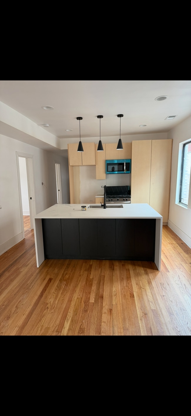 6336 S Eberhart Ave, Unit Woodlawn Beauty in Chicago, IL - Building Photo - Building Photo