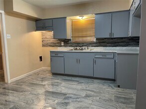 5842 Flamingo Dr in Houston, TX - Building Photo - Building Photo