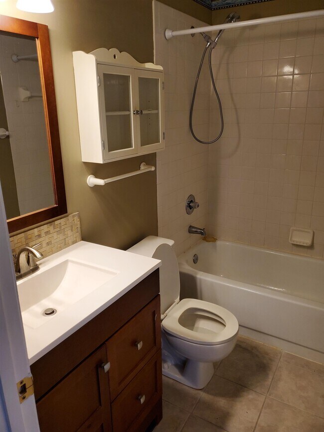 8 Catalonia Ct photo'