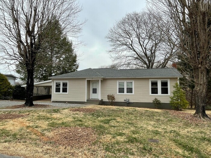 110 Hoyle St in Morganton, NC - Building Photo